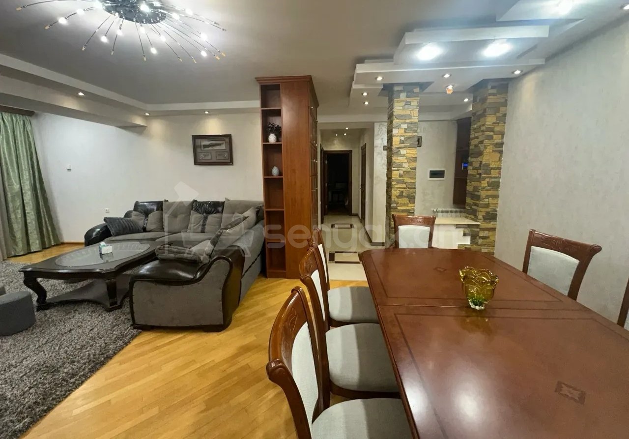 3 Սենյականոց Բնակարան Քարե Շենքում, 110քմ, 1/16 հարկ, Կապիտալ Վերանորոգված, Կահավորված, Արևկող