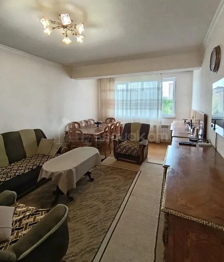 3 Սենյականոց Բնակարան Քարե Շենքում, 68քմ, 4/5 հարկ, Կապիտալ Վերանորոգված