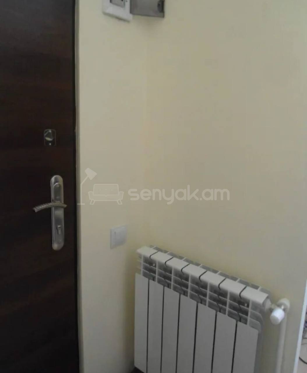 2 Սենյականոց Բնակարան, 40քմ, 9/10 հարկ, Կոսմետիկ Վերանորոգված, Կահավորված