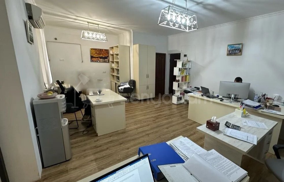 Օֆիսային Տարածք, 42քմ, Կապիտալ Վերանորոգված