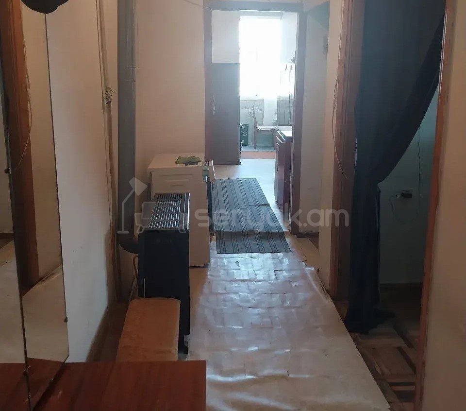 3 Սենյականոց Բնակարան Քարե Շենքում, 65քմ, 5/5 հարկ, Պետական Վիճակում