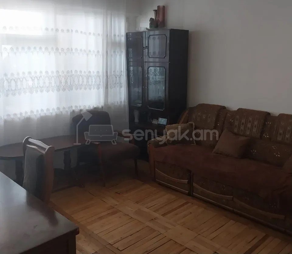 3 Սենյականոց Բնակարան Քարե Շենքում, 65քմ, 5/5 հարկ, Պետական Վիճակում