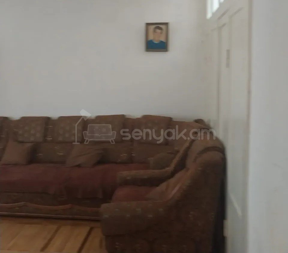 3 Սենյականոց Բնակարան Քարե Շենքում, 65քմ, 5/5 հարկ, Պետական Վիճակում