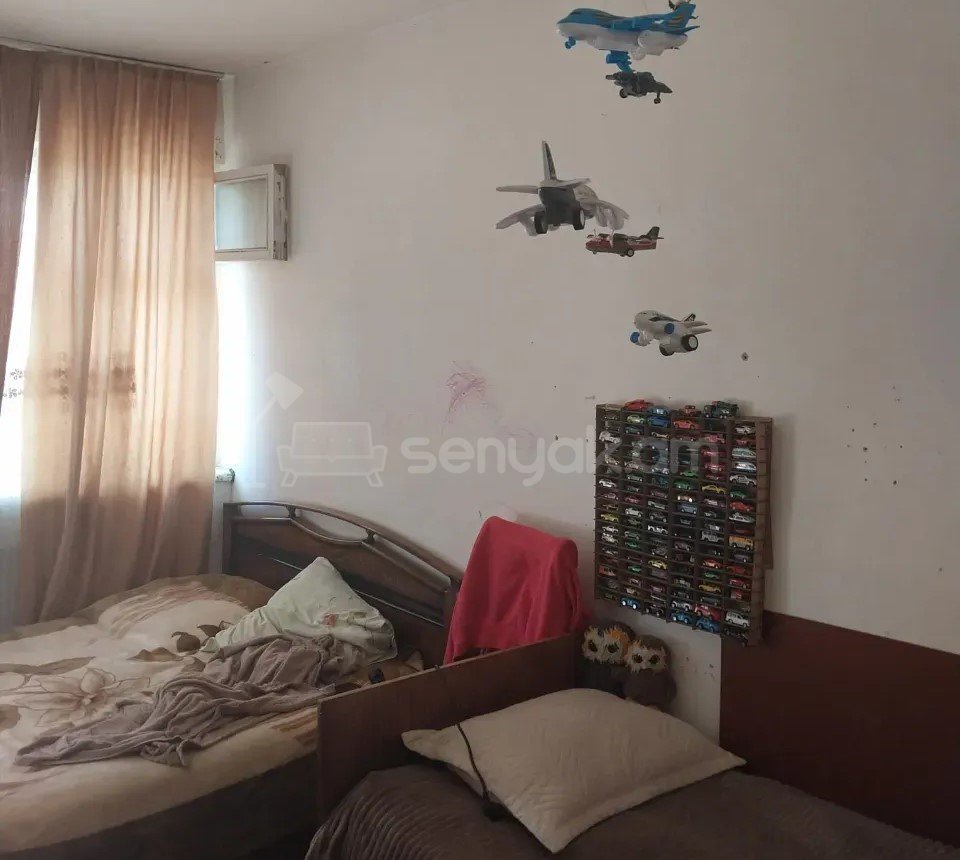 3 Սենյականոց Բնակարան Քարե Շենքում, 65քմ, 5/5 հարկ, Պետական Վիճակում