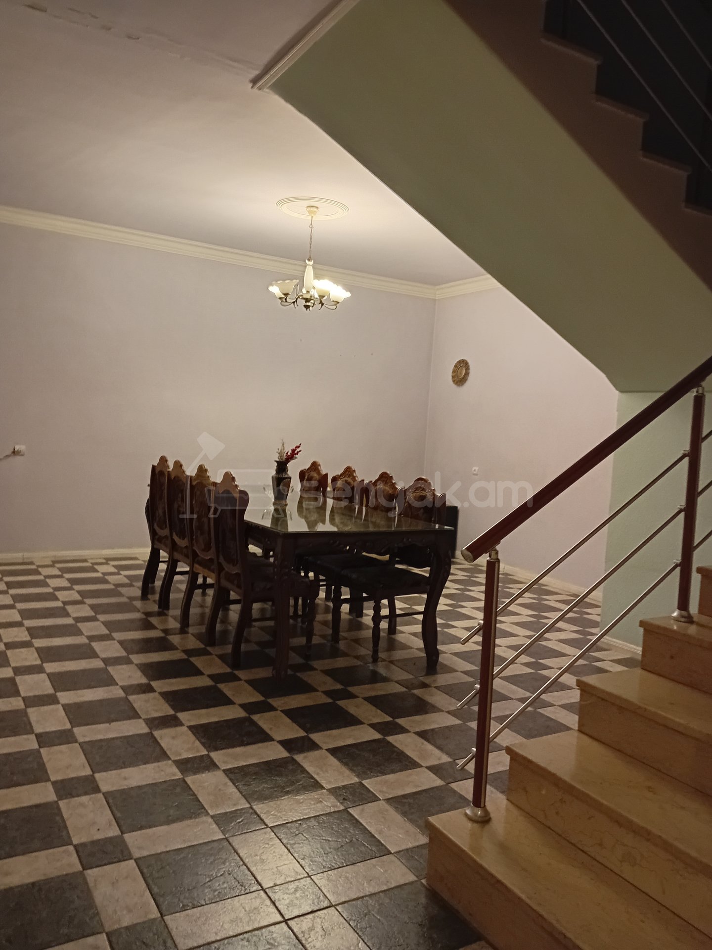 5 Սենյականոց Սեփական Տուն, 350քմ, Նորմալ Վիճակում, Կահավորված, Ավտոտնակով