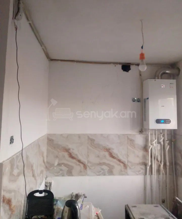 1 Սենյականոց Բնակարան Քարե Շենքում, 30քմ, 5/5 հարկ, Կապիտալ Վերանորոգված