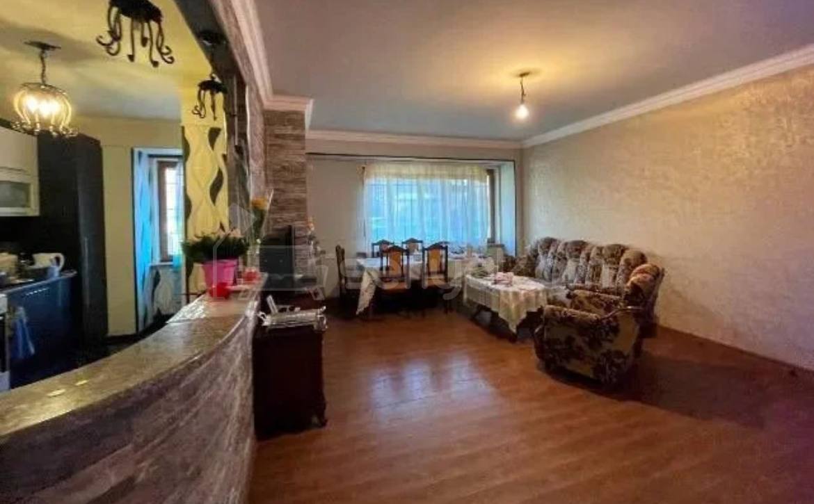 3 Սենյականոց Բնակարան, 96քմ, 2/9 հարկ, Կապիտալ Վերանորոգված, Կահավորված