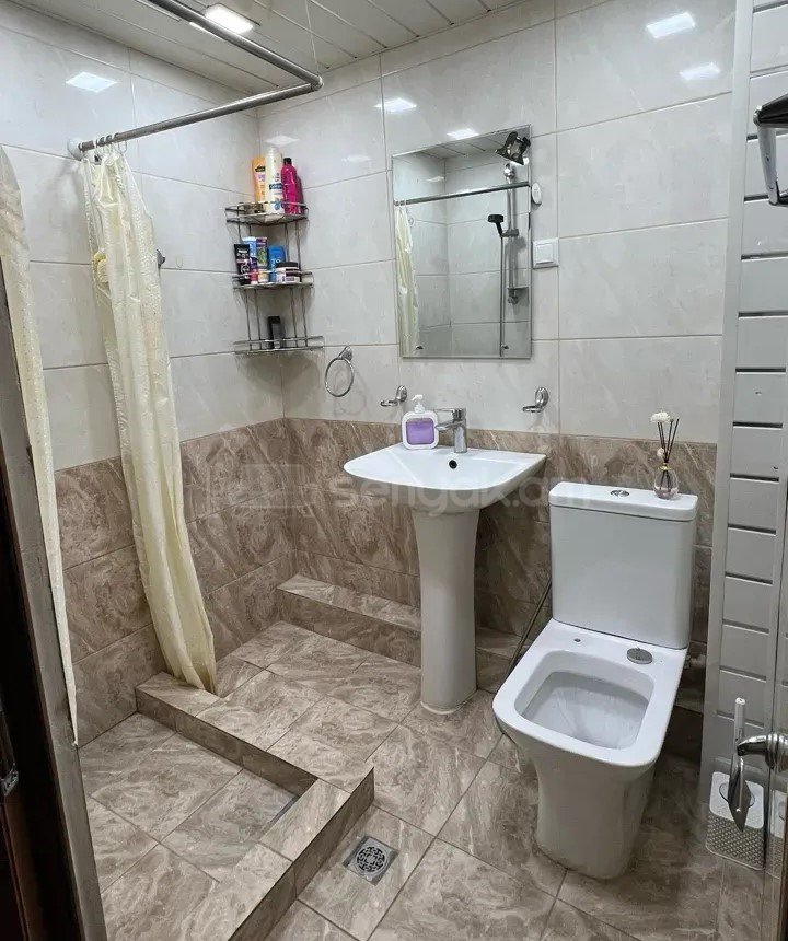 2 Սենյականոց Բնակարան Քարե Շենքում, 54քմ, 4/5 հարկ, Կոսմետիկ Վերանորոգված