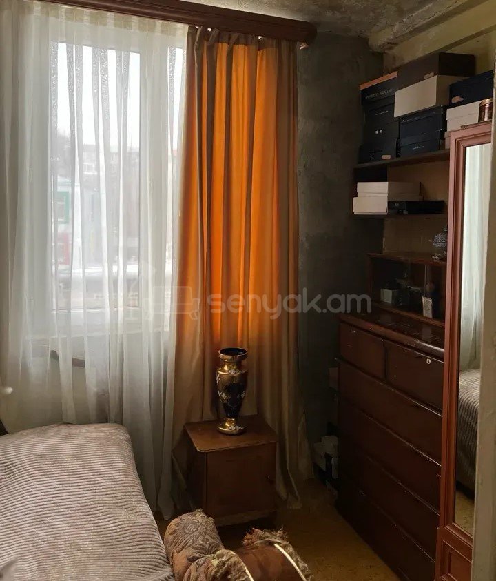 2 Սենյականոց Բնակարան Քարե Շենքում, 54քմ, 4/5 հարկ, Կոսմետիկ Վերանորոգված