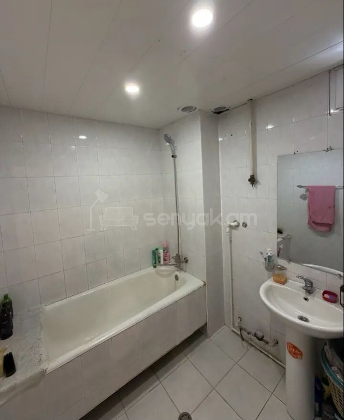 3 Սենյականոց Բնակարան Քարե Շենքում, 92քմ, 2/5 հարկ, Կոսմետիկ Վերանորոգված