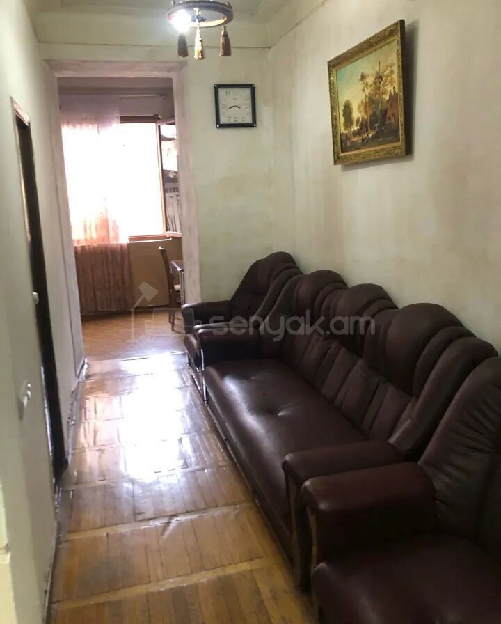 3 Սենյականոց Բնակարան Քարե Շենքում, 80քմ, 2/4 հարկ, Կոսմետիկ Վերանորոգված