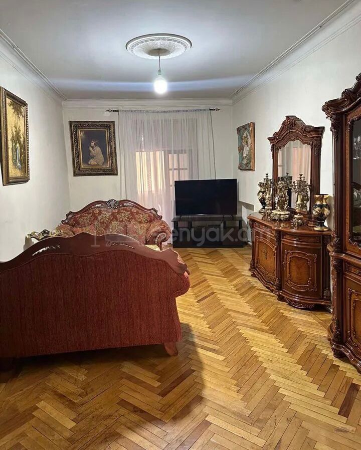 3 Սենյականոց Բնակարան Քարե Շենքում, 80քմ, 2/4 հարկ, Կոսմետիկ Վերանորոգված