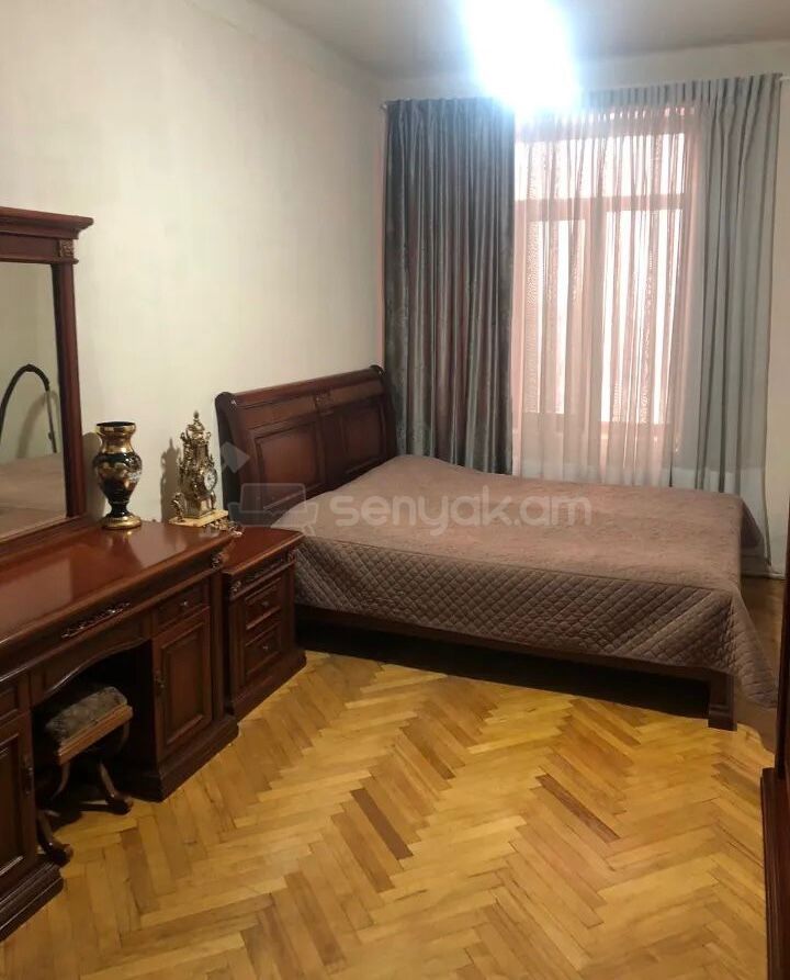 3 Սենյականոց Բնակարան Քարե Շենքում, 80քմ, 2/4 հարկ, Կոսմետիկ Վերանորոգված