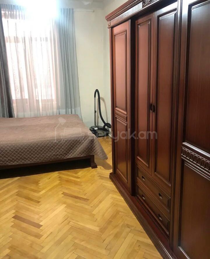 3 Սենյականոց Բնակարան Քարե Շենքում, 80քմ, 2/4 հարկ, Կոսմետիկ Վերանորոգված