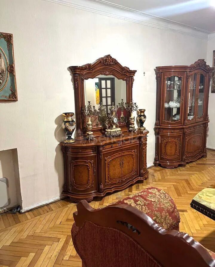 3 Սենյականոց Բնակարան Քարե Շենքում, 80քմ, 2/4 հարկ, Կոսմետիկ Վերանորոգված