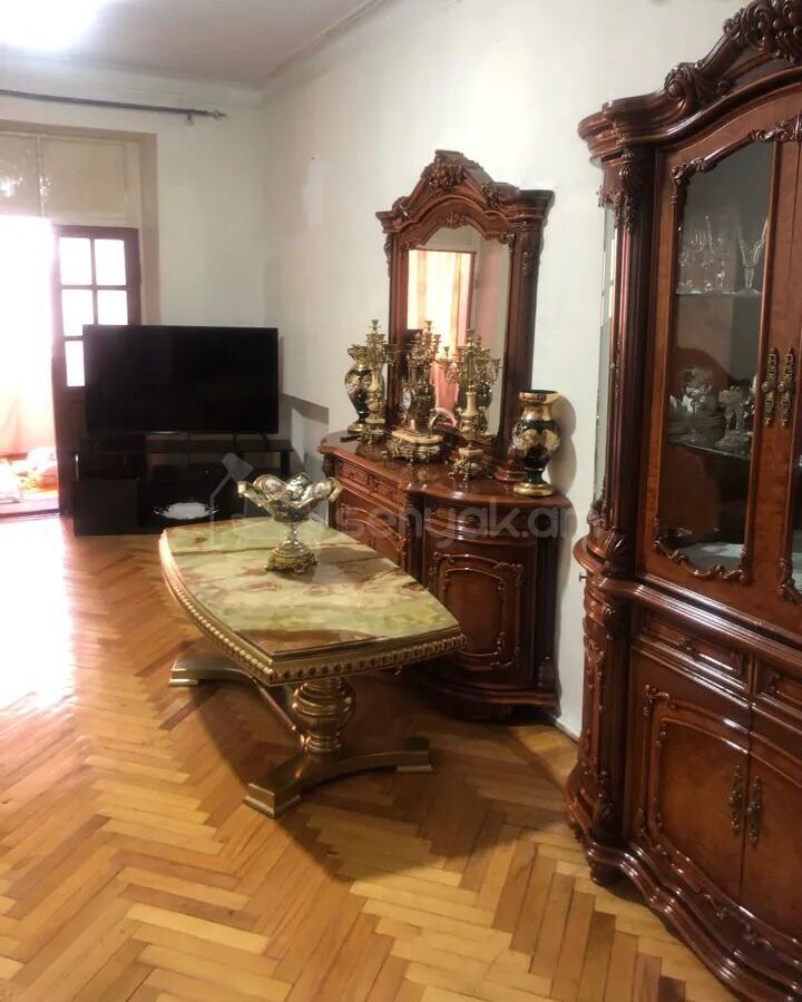 3 Սենյականոց Բնակարան Քարե Շենքում, 80քմ, 2/4 հարկ, Կոսմետիկ Վերանորոգված