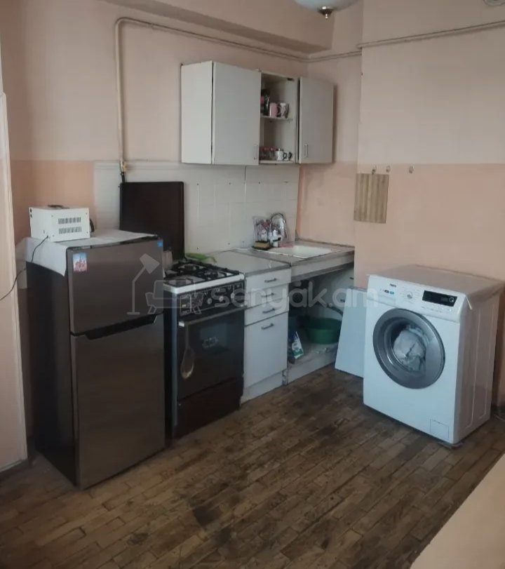 1 Սենյականոց Բնակարան, 45քմ, 9/9 հարկ, Նորմալ Վիճակում, Կահավորված, Արևկող