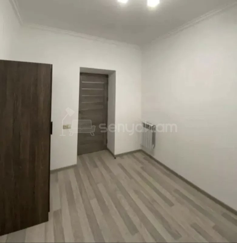 2 Սենյականոց Բնակարան Քարե Շենքում, 67քմ, 5/5 հարկ, Նորմալ Վիճակում, Արևկող