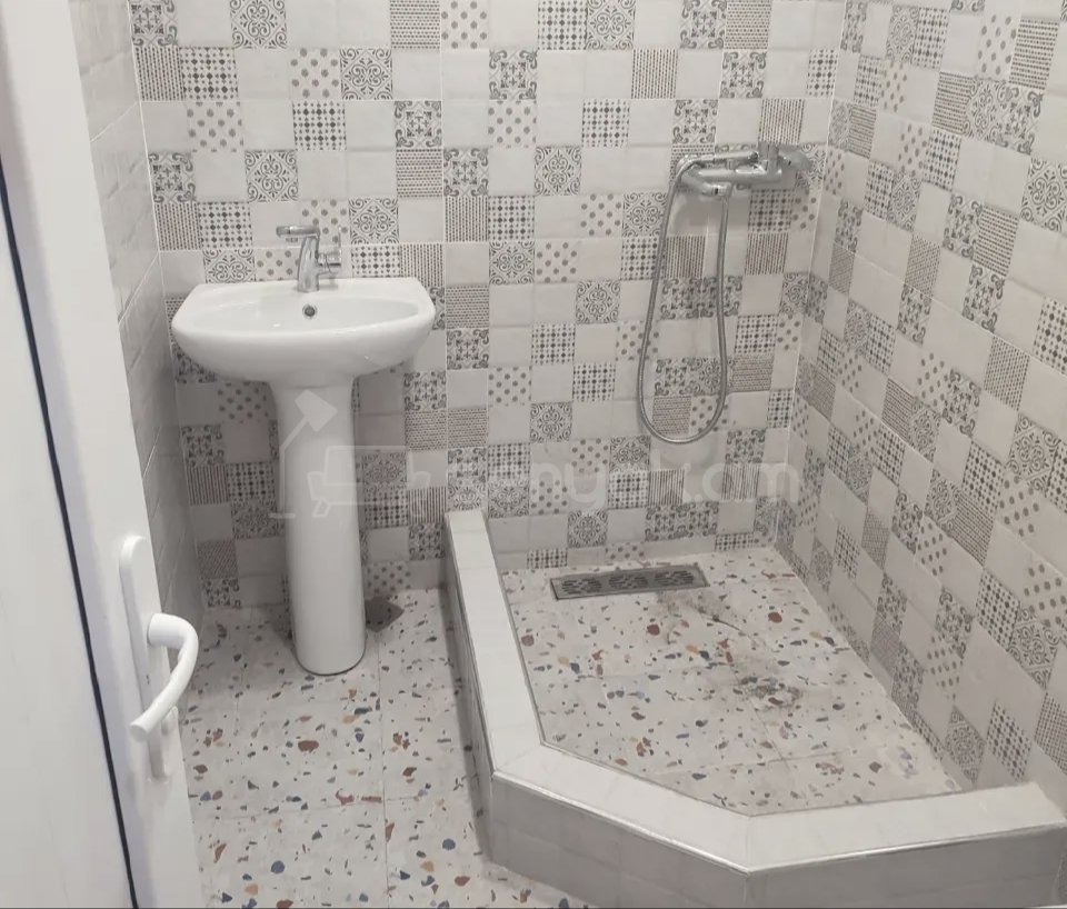 2 Սենյականոց Բնակարան Քարե Շենքում, 48քմ, 1/2 հարկ, Կապիտալ Վերանորոգված, Կահավորված