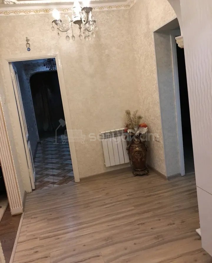 3 Սենյականոց Բնակարան, 80քմ, 2/9 հարկ, Նորմալ Վիճակում, Կահավորված