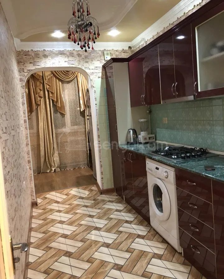 3 Սենյականոց Բնակարան, 80քմ, 2/9 հարկ, Նորմալ Վիճակում, Կահավորված