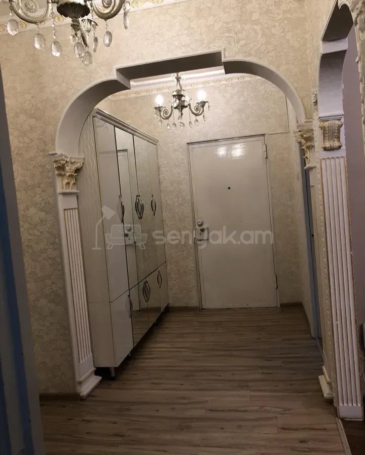 3 Սենյականոց Բնակարան, 80քմ, 2/9 հարկ, Նորմալ Վիճակում, Կահավորված