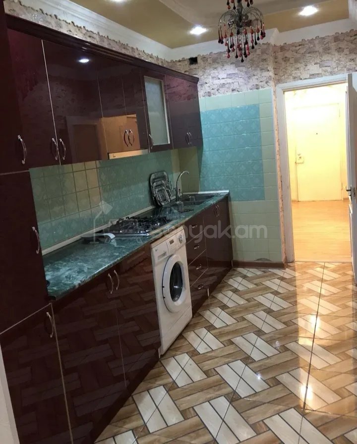 3 Սենյականոց Բնակարան, 80քմ, 2/9 հարկ, Նորմալ Վիճակում, Կահավորված