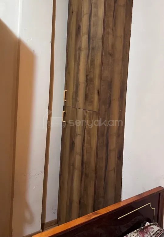 1 Սենյականոց Բնակարան Քարե Շենքում, 30քմ, 1/4 հարկ, Նորմալ Վիճակում, Կահավորված