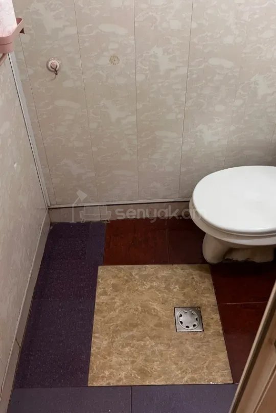 1 Սենյականոց Բնակարան Քարե Շենքում, 30քմ, 1/4 հարկ, Նորմալ Վիճակում, Կահավորված