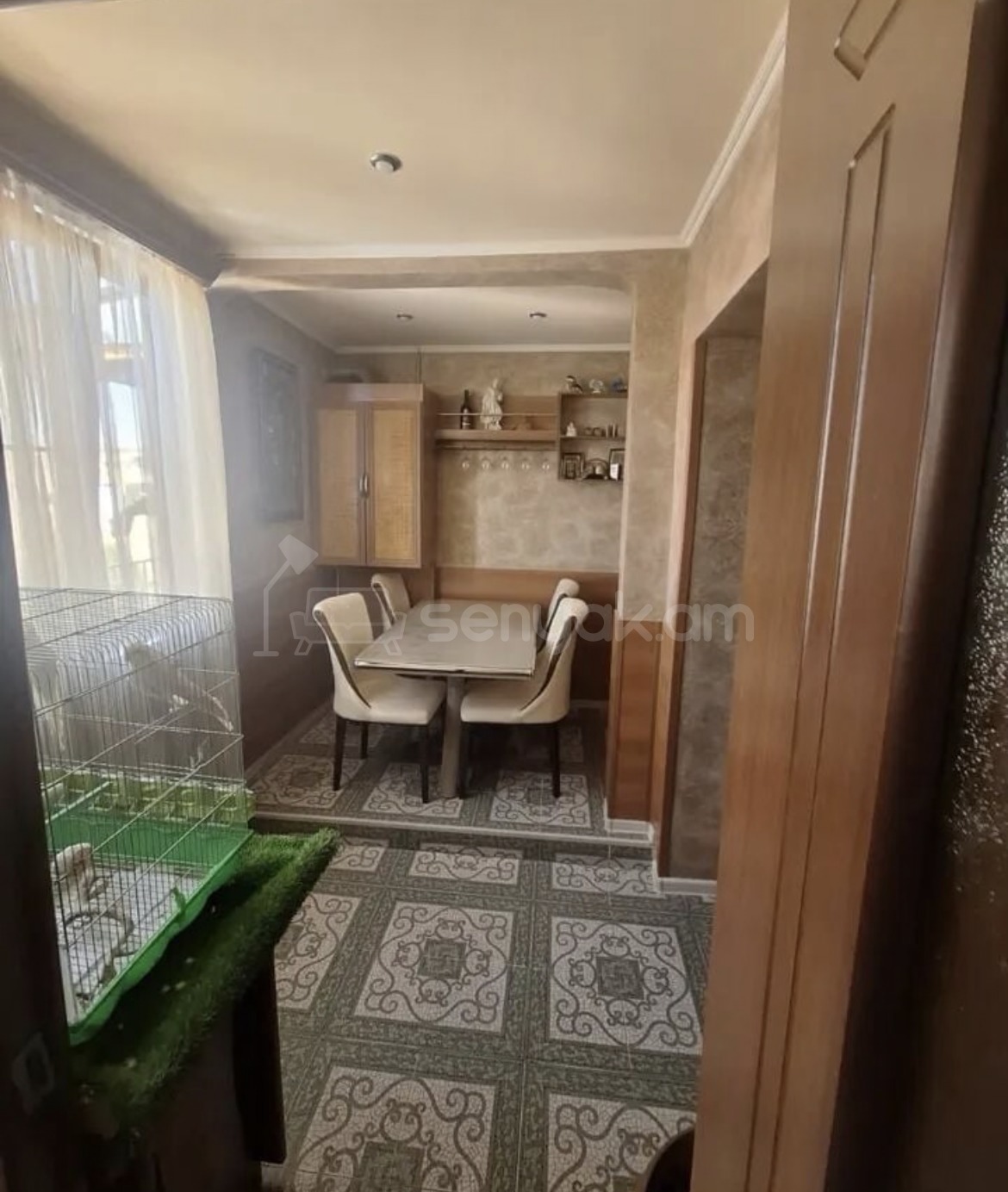 3 Սենյականոց Բնակարան Քարե Շենքում, 73քմ, 4/4 հարկ, Կապիտալ Վերանորոգված