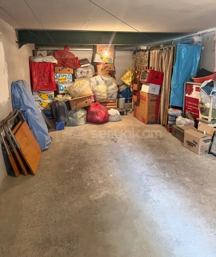 3 Սենյականոց Բնակարան Քարե Շենքում, 78քմ, 2/5 հարկ, Պետական Վիճակում