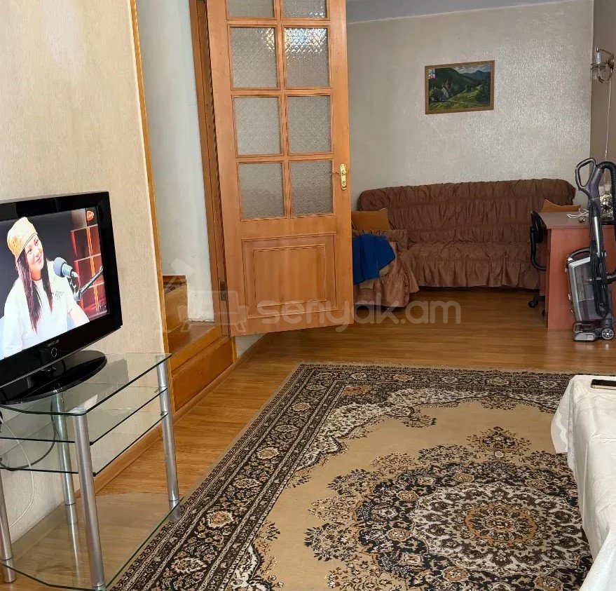 3 Սենյականոց Բնակարան Քարե Շենքում, 78քմ, 2/5 հարկ, Պետական Վիճակում