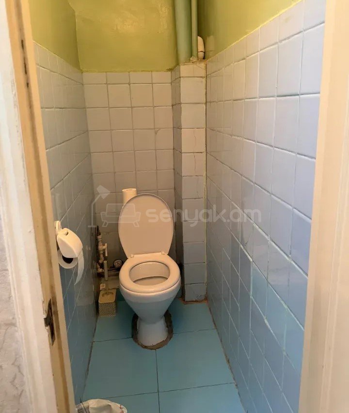 3 Սենյականոց Բնակարան Քարե Շենքում, 78քմ, 2/5 հարկ, Պետական Վիճակում