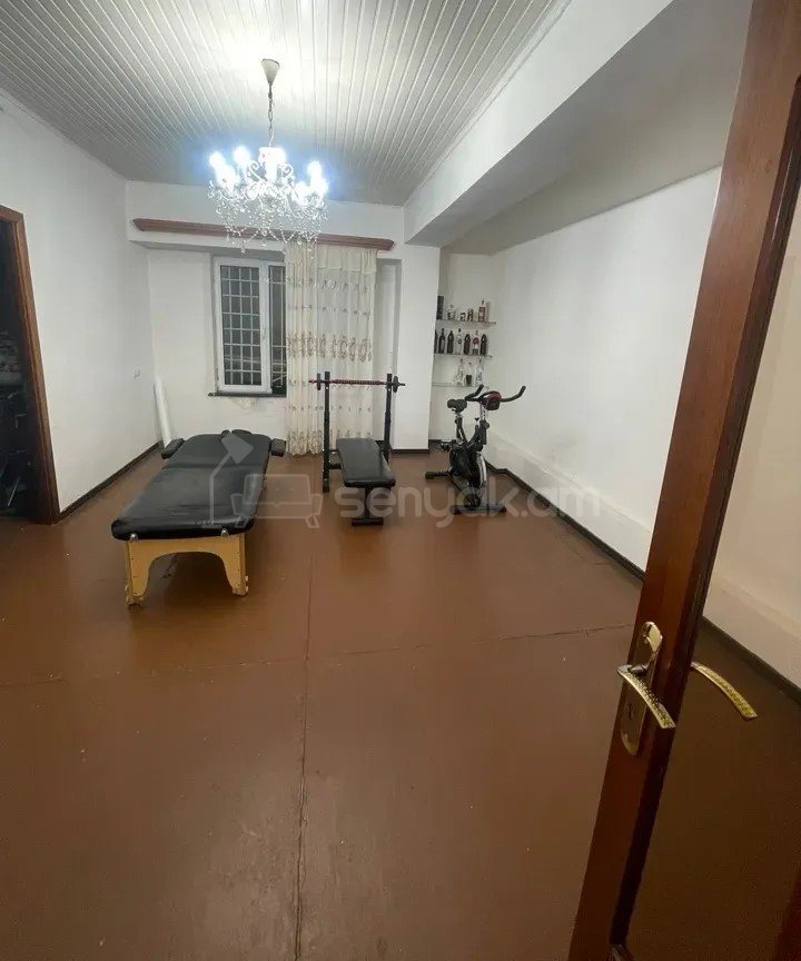 3 Սենյականոց Բնակարան, 80քմ, 2/2 հարկ, Կոսմետիկ Վերանորոգված