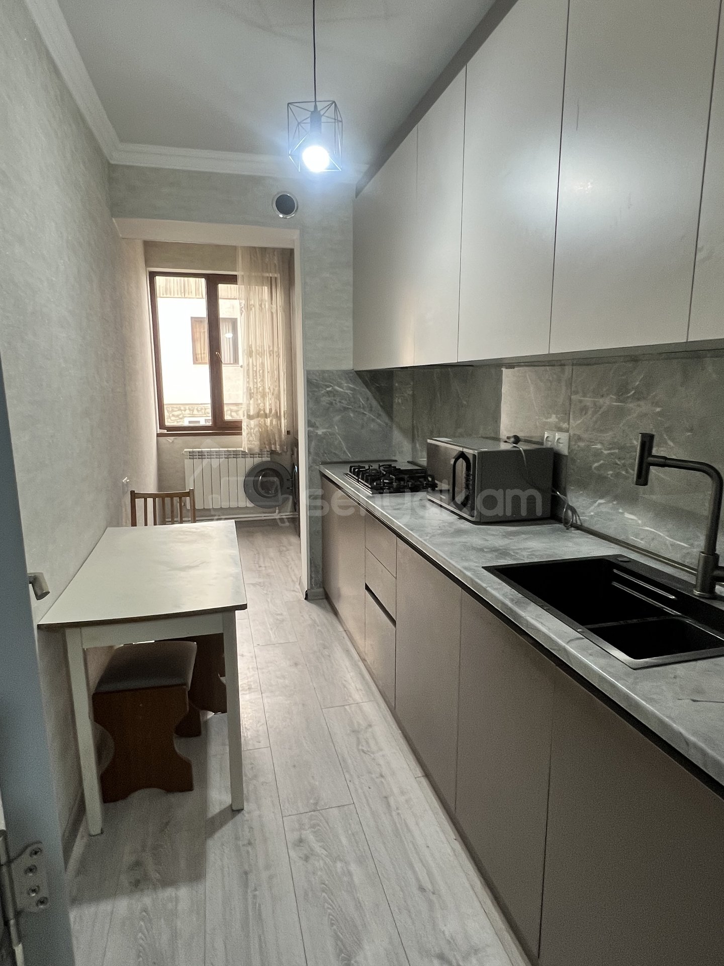 2 Սենյականոց Բնակարան Քարե Շենքում, 49քմ, 4/5 հարկ, Կապիտալ Վերանորոգված, Կահավորված, Արևկող