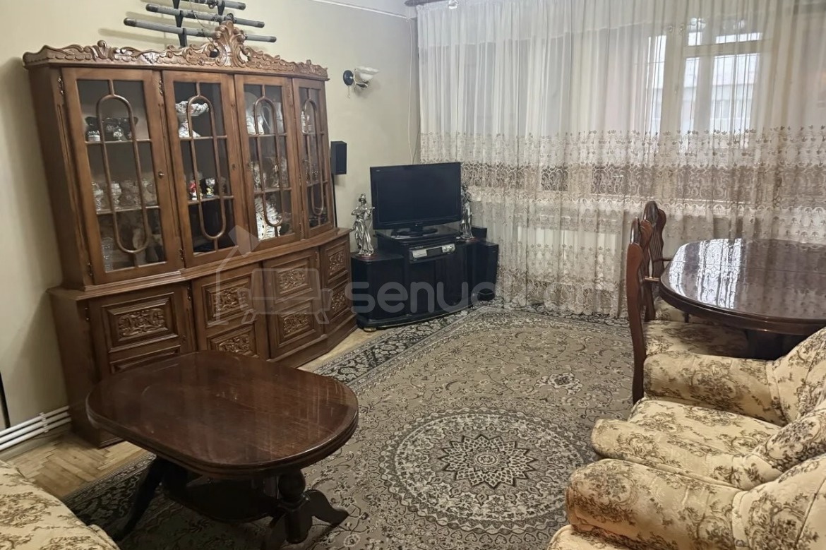3 Սենյականոց Բնակարան Քարե Շենքում, 78քմ, 3/5 հարկ, Կապիտալ Վերանորոգված, Կահավորված