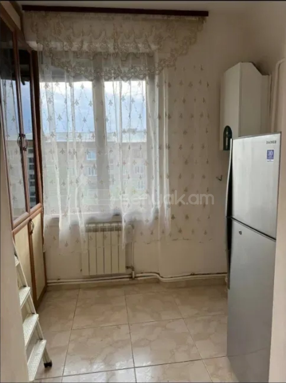 2 Սենյականոց Բնակարան Քարե Շենքում, 64քմ, 5/5 հարկ, Նորմալ Վիճակում, Կահավորված, Արևկող