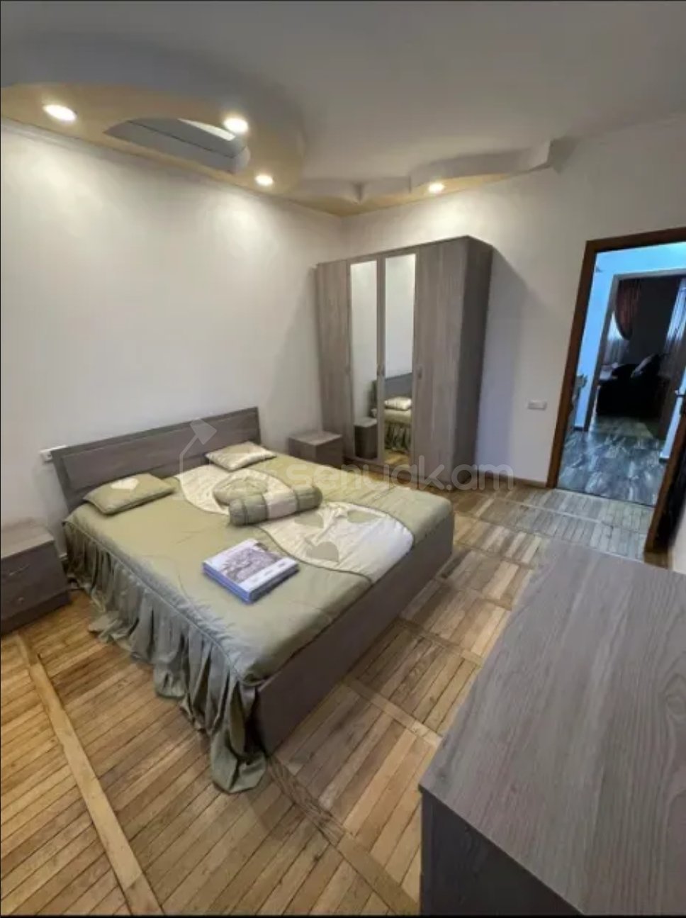 2 Սենյականոց Բնակարան Քարե Շենքում, 64քմ, 5/5 հարկ, Նորմալ Վիճակում, Կահավորված, Արևկող