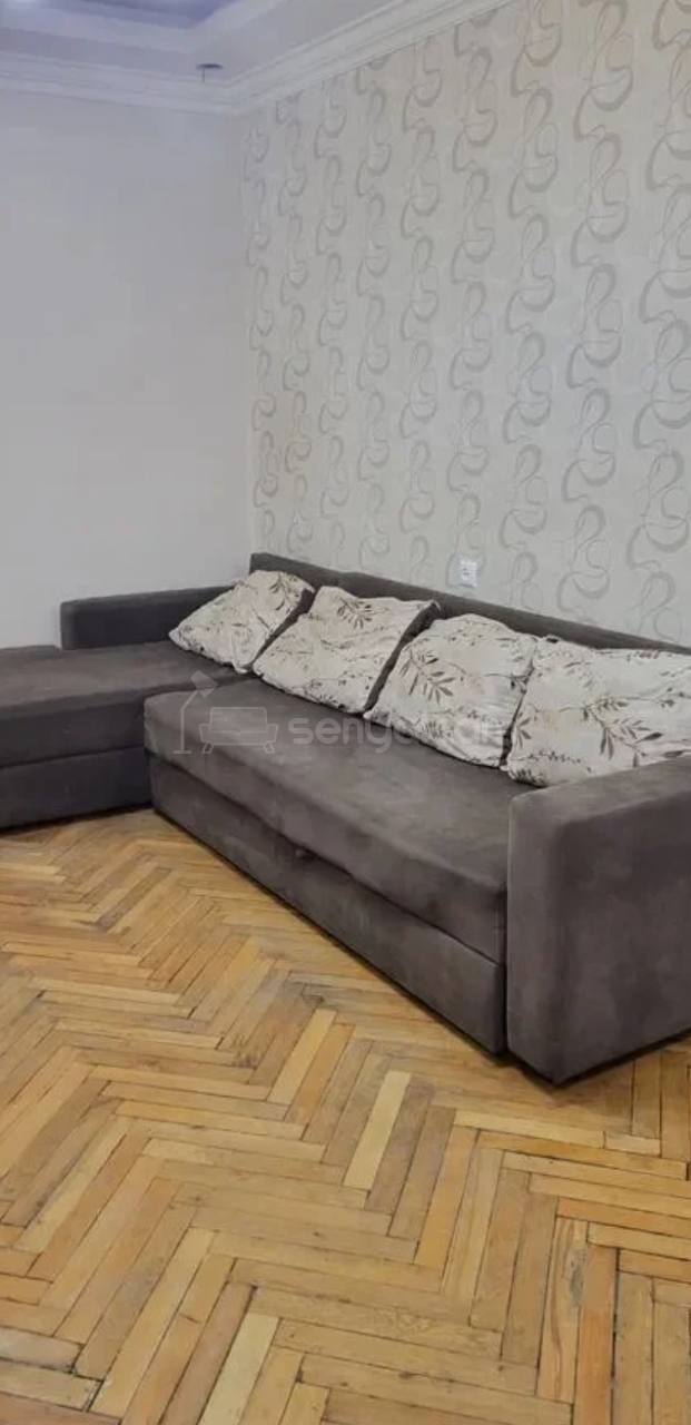 3 Սենյականոց Բնակարան Քարե Շենքում, 43քմ, 2/5 հարկ, Կապիտալ Վերանորոգված, Կահավորված