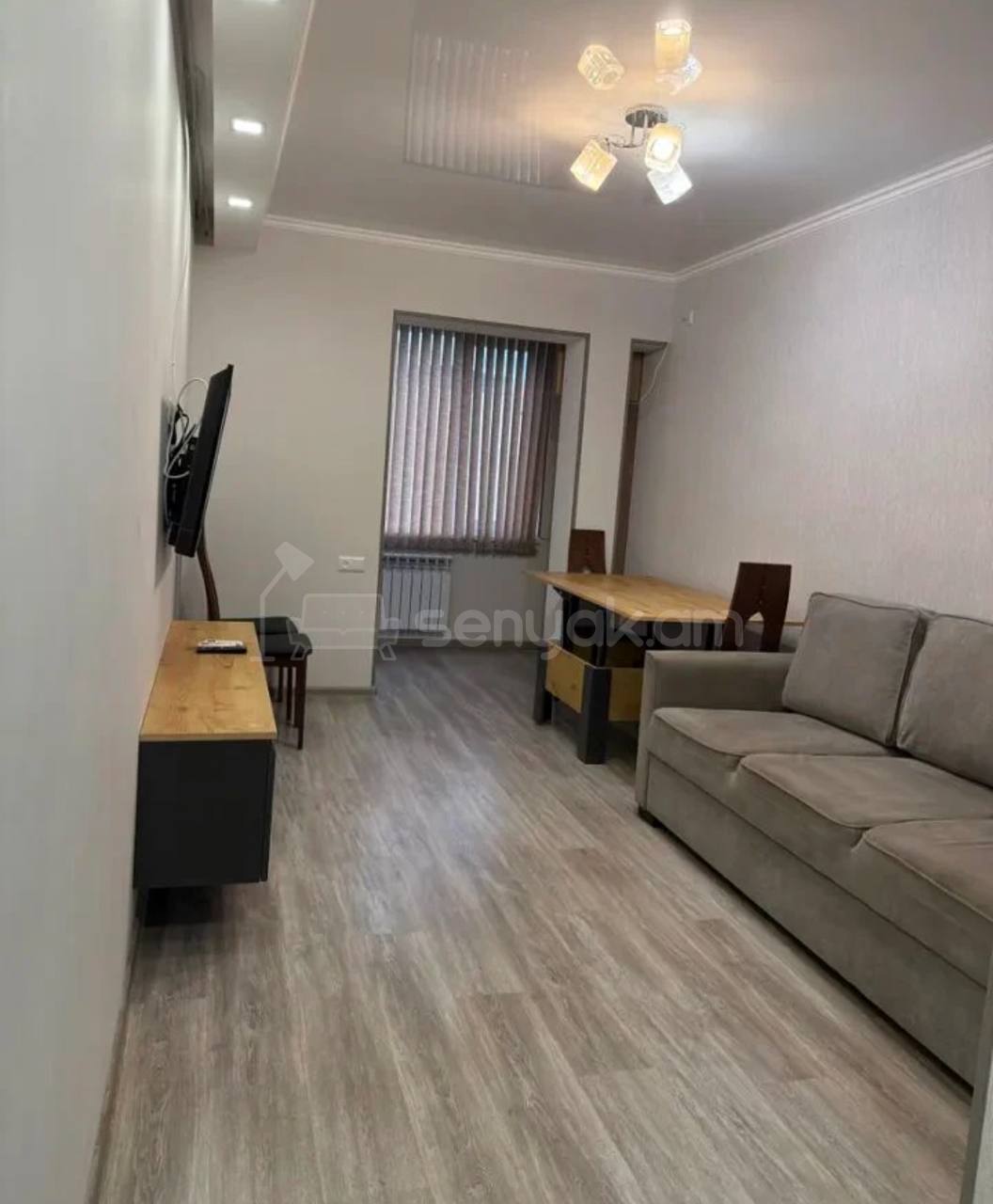 2 Սենյականոց Բնակարան, 40քմ, 8/9 հարկ, Կապիտալ Վերանորոգված, Կահավորված