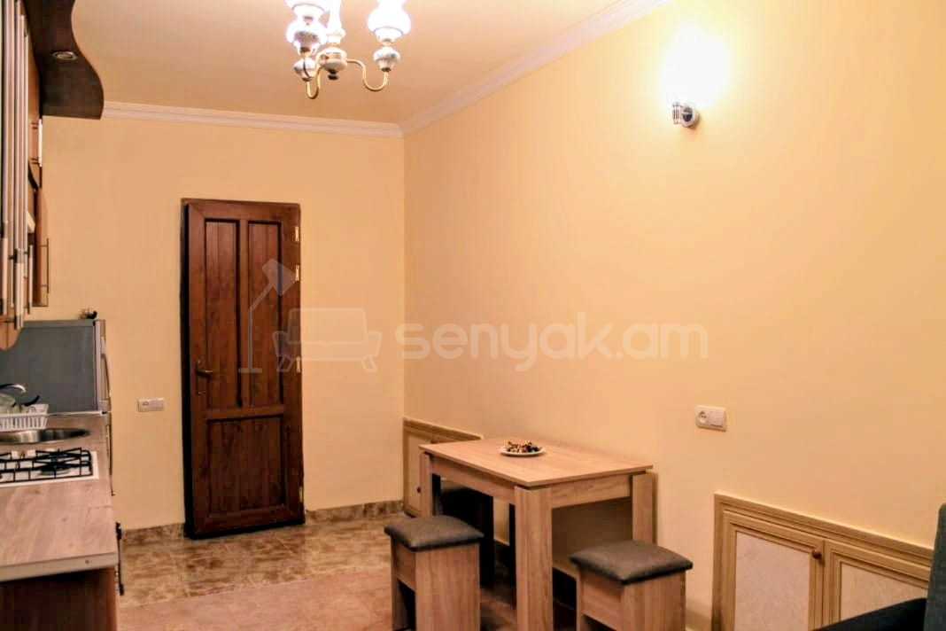 2 Սենյականոց Բնակարան Քարե Շենքում, 38քմ, 2/5 հարկ, Կապիտալ Վերանորոգված, Կահավորված, Արևկող