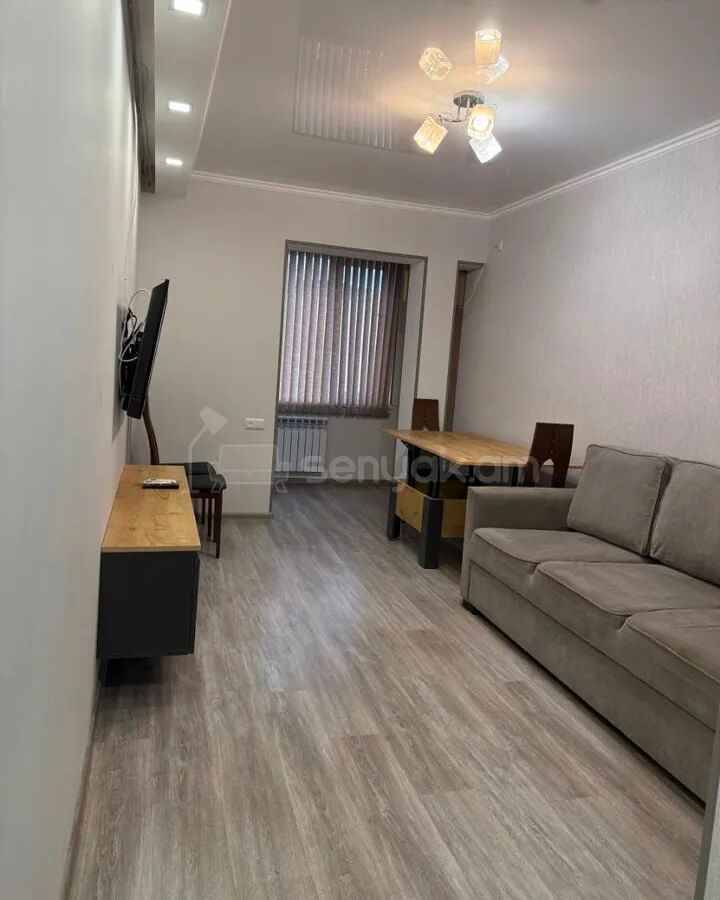 2 Սենյականոց Բնակարան, 40քմ, 8/9 հարկ, Կապիտալ Վերանորոգված, Կահավորված