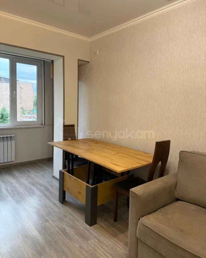 2 Սենյականոց Բնակարան, 40քմ, 8/9 հարկ, Կապիտալ Վերանորոգված, Կահավորված