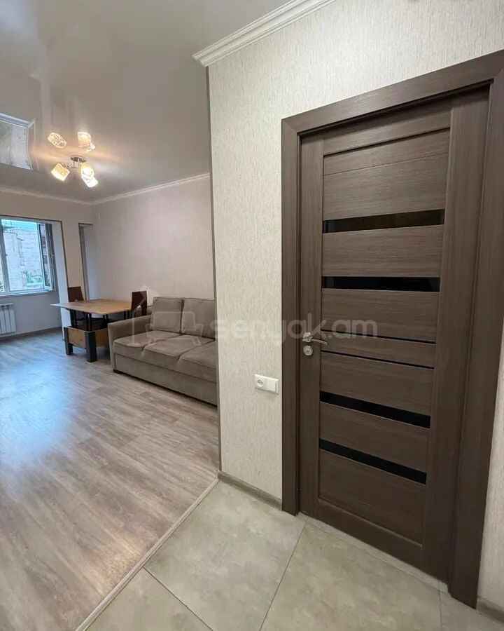2 Սենյականոց Բնակարան, 40քմ, 8/9 հարկ, Կապիտալ Վերանորոգված, Կահավորված