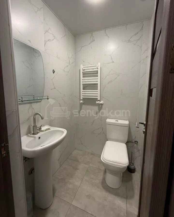 2 Սենյականոց Բնակարան, 40քմ, 8/9 հարկ, Կապիտալ Վերանորոգված, Կահավորված