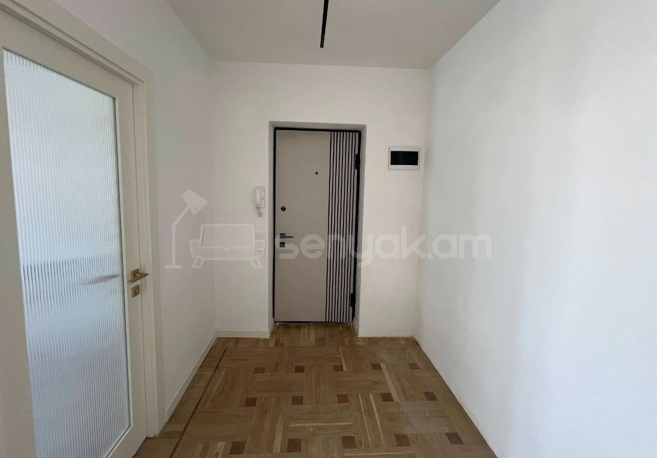 3 Սենյականոց Բնակարան Քարե Շենքում, 81քմ, 5/5 հարկ, Կապիտալ Վերանորոգված