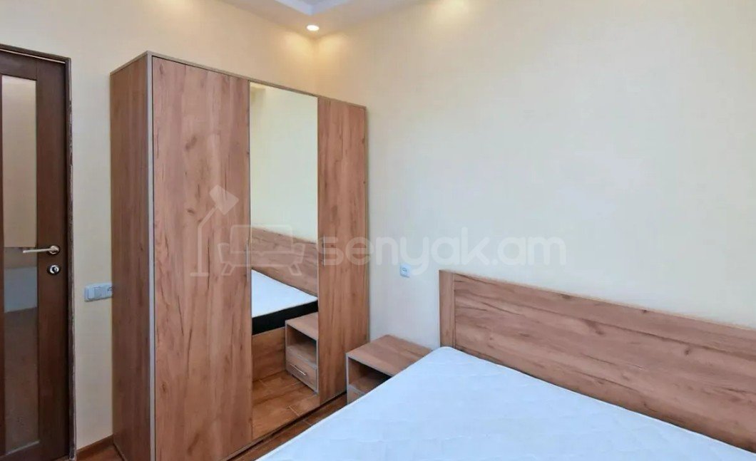 2 Սենյականոց Բնակարան, 40քմ, 2/8 հարկ, Կապիտալ Վերանորոգված, Կահավորված