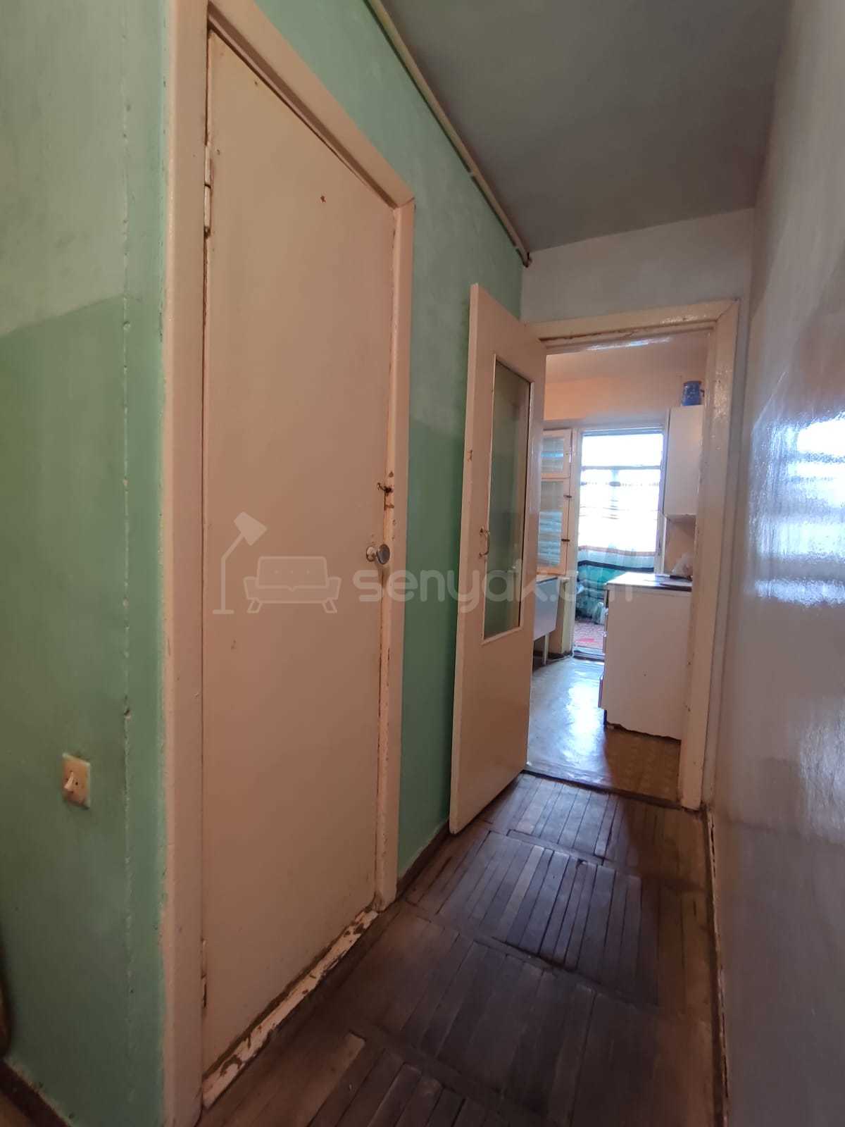 1 Սենյականոց Բնակարան Քարե Շենքում, 39քմ, 4/4 հարկ, Պետական Վիճակում