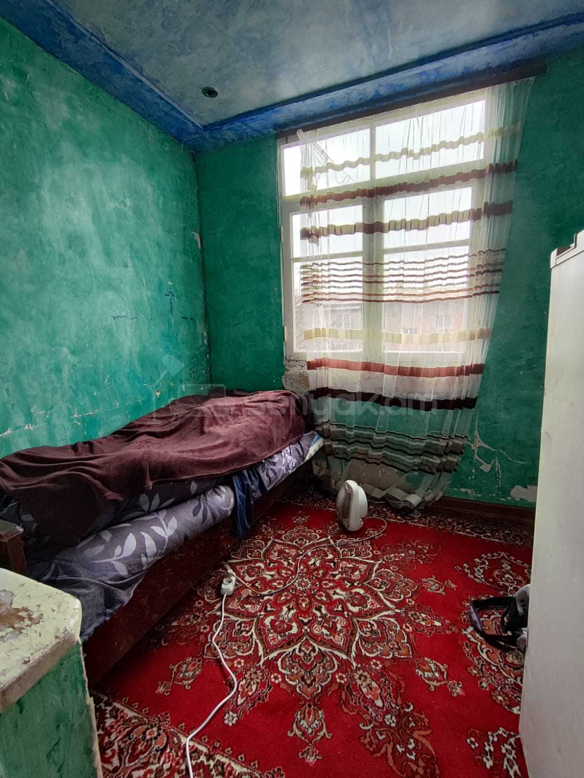 1 Սենյականոց Բնակարան Քարե Շենքում, 39քմ, 4/4 հարկ, Պետական Վիճակում