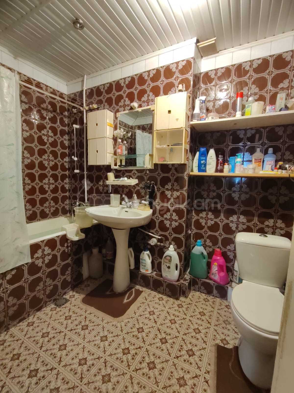 3 Սենյականոց Բնակարան, 77քմ, 7/9 հարկ, Նորմալ Վիճակում